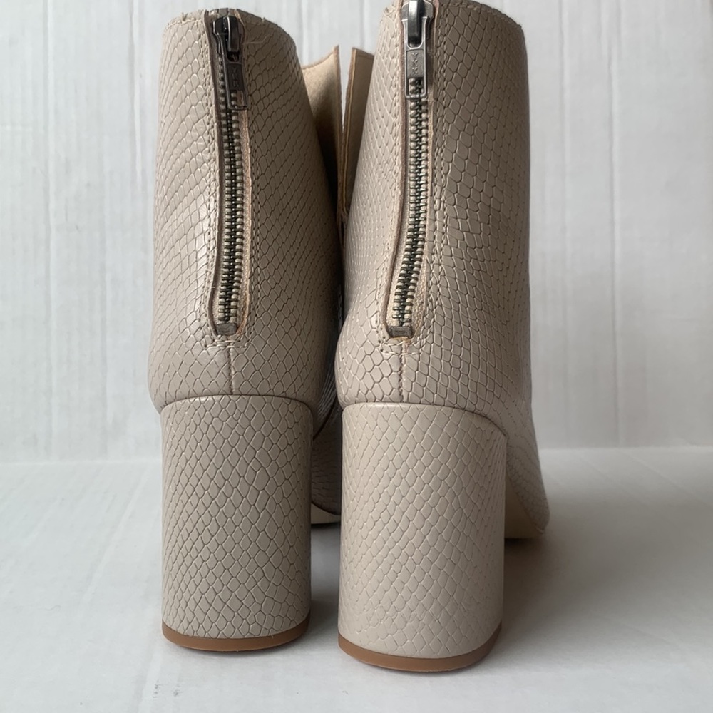 Matisse Melaney Ivory/Taupe Snake Open-Toe Bootie EUC!! Size 7 - Picture 2 of 14